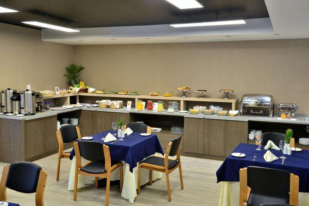 帕纳美丽嘉纳普罗维登西亚酒店 圣地亚哥 餐厅 照片